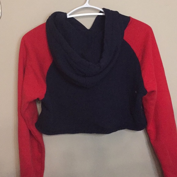 FILA Cropped Hoodie - Picture 2 of 4